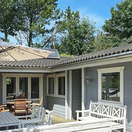 Дом отдыха Three-bedroom Holiday In Glesborg 29 Fjellerup Strand